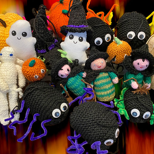 Hand knitted halloween characters - spooky with yarn